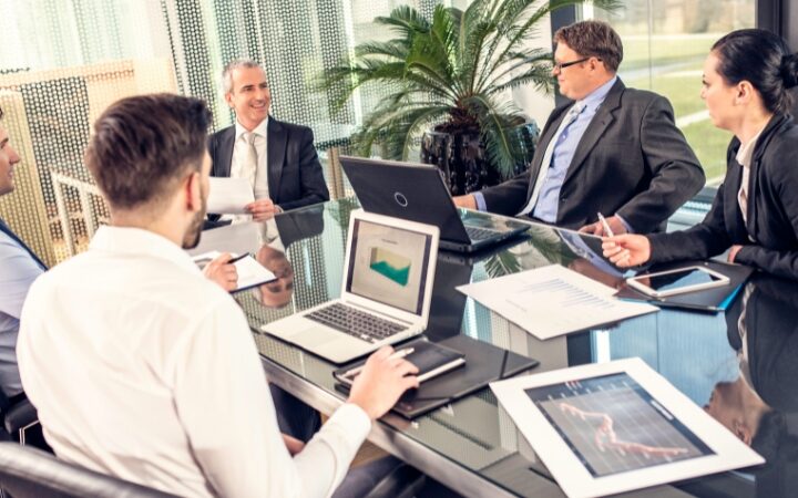 Crear una SL en 48 horas en España: qué es una sociedad ya constituida, para quién tiene sentido y qué riesgos debes conocer antes de comprarla